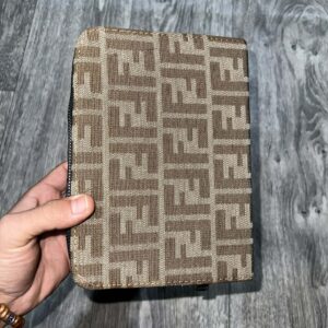 حقيبة FENDI